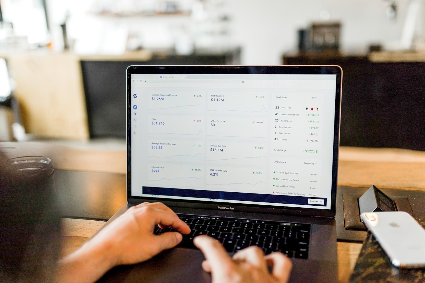 Ferramentas para comparar produtos digitais com facilidade